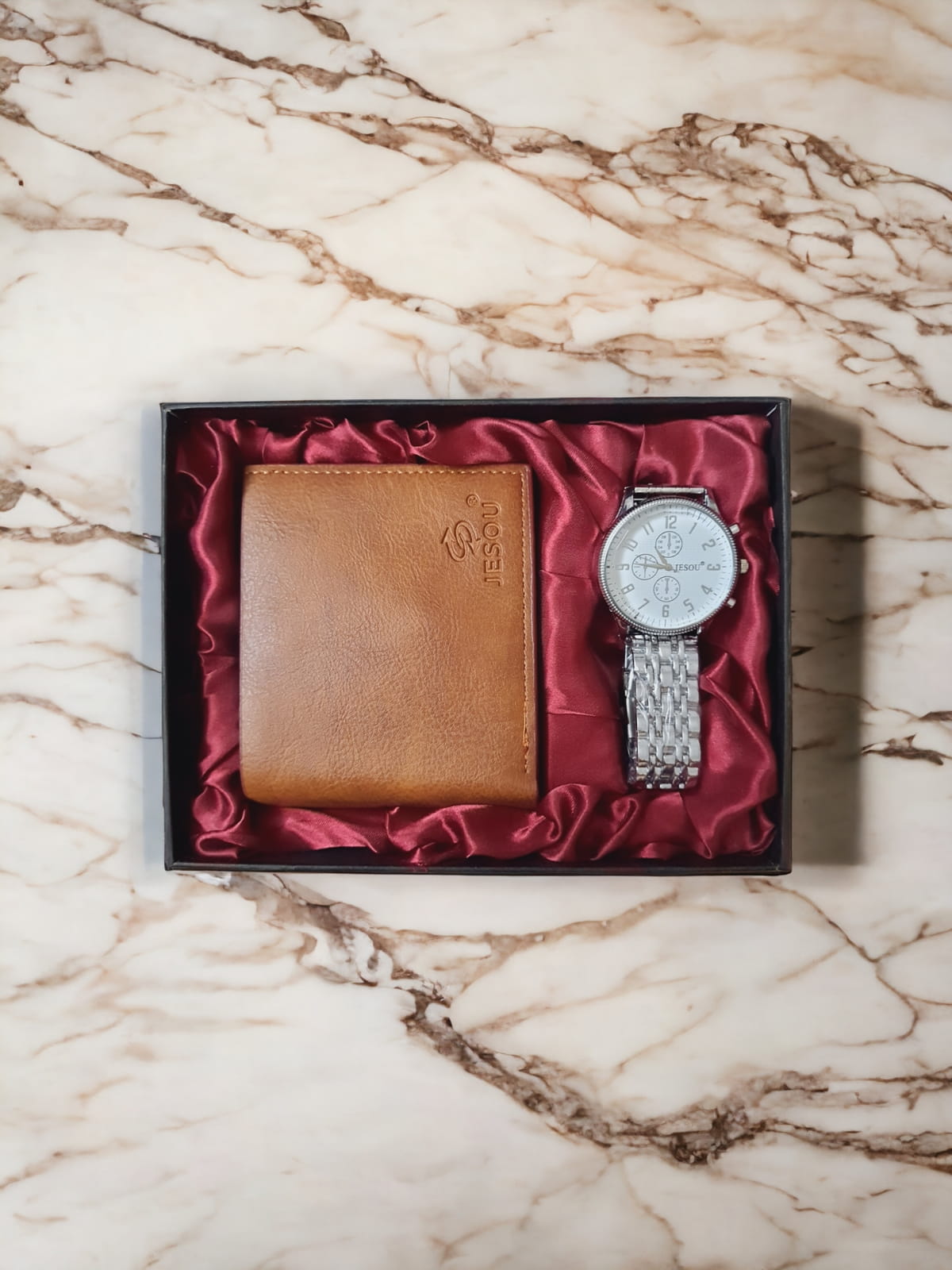 Set cadou barbati cu ceas argintiu Set cadou barbati cu ceas argintiu