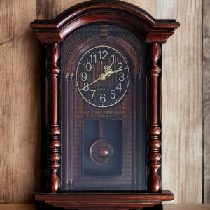 Ceas de perete cu pendul rustic