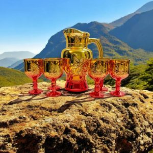 Set carafă cu pahare roșii model trandafir