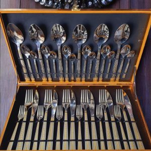 Set tacâmuri 36 piese cu model