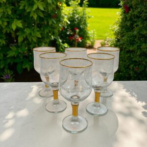 Set 6 pahare din sticlă cu decor auriu