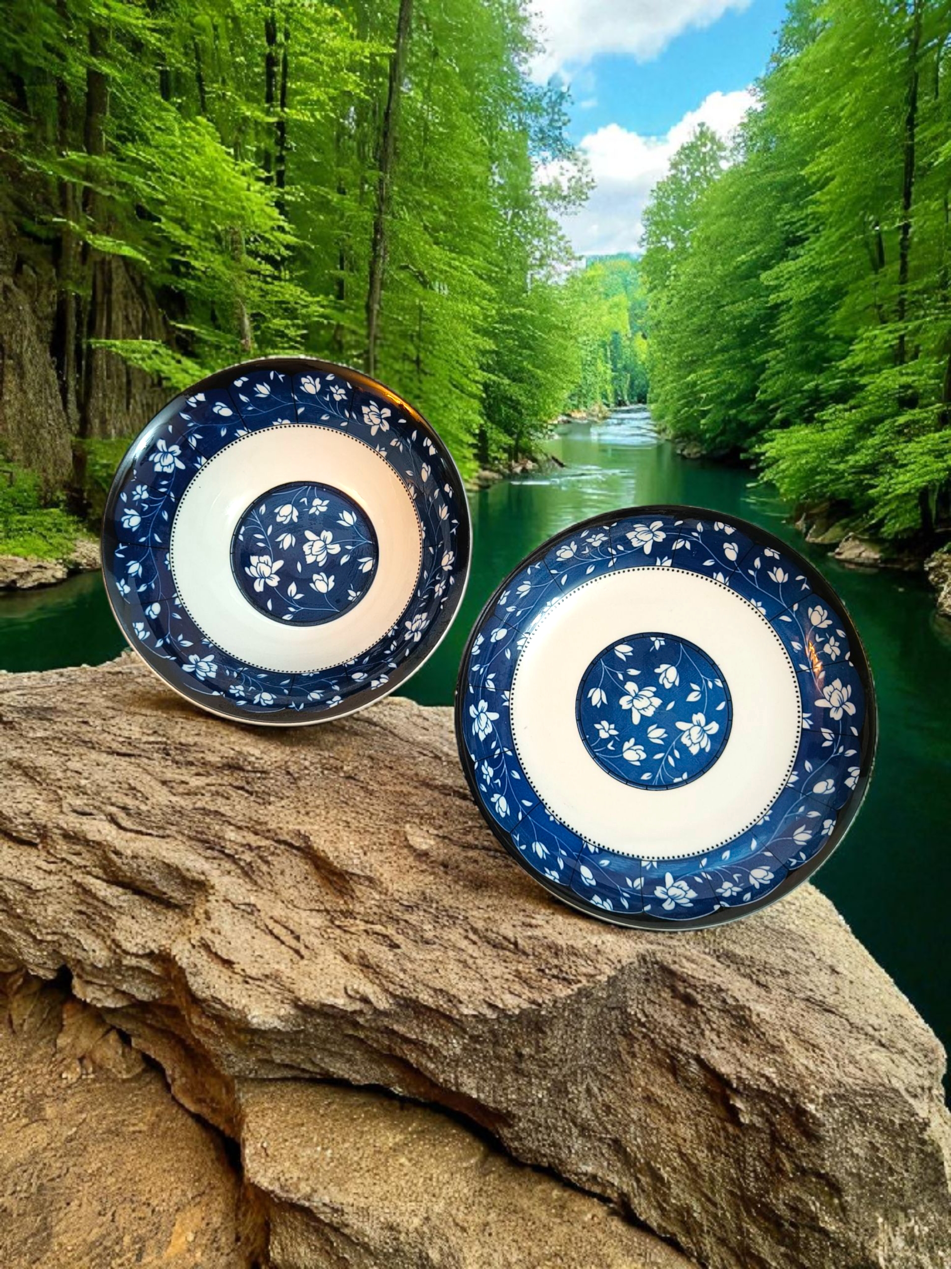 Set 12 piese farfurii și boluri cu model floral albastru Set 12 piese farfurii și boluri cu model floral albastru