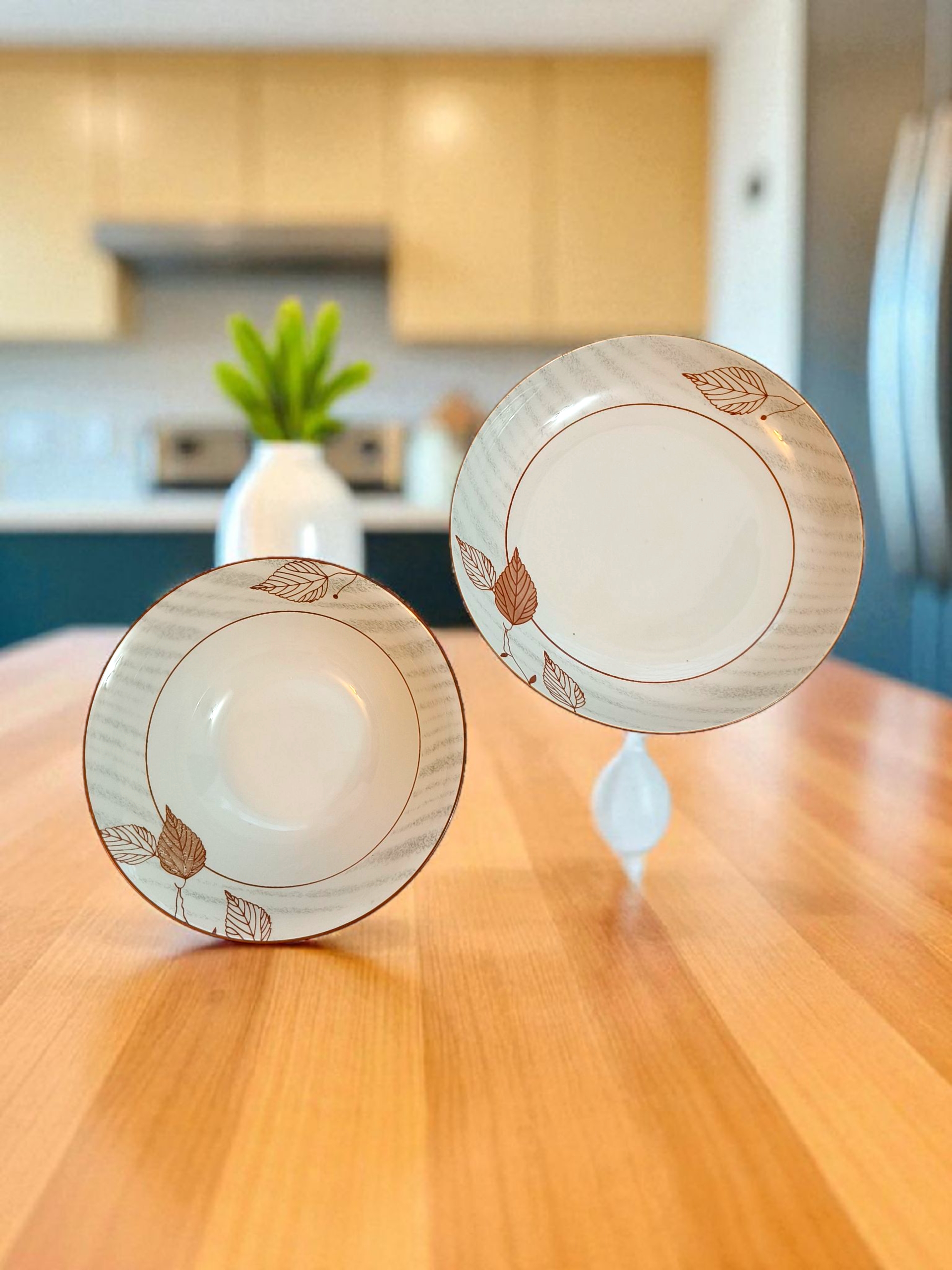 Set veselă 12 piese model frunze Set veselă 12 piese model frunze